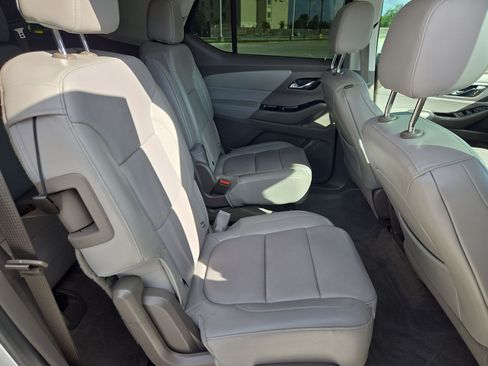 Used 2019 Chevrolet Traverse LT w/ LT Premium Package AWD/4WD image 30
