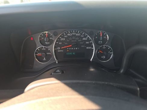 Used 2011 Chevrolet Express 3500 RWD image 11