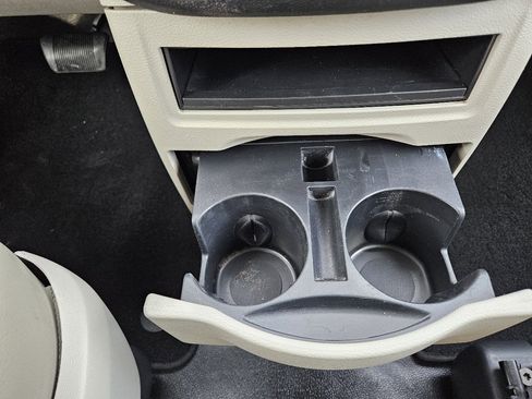 Used 2018 Dodge Grand Caravan SE image 46