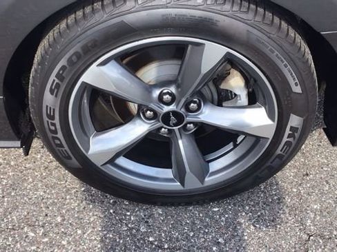 Certified 2017 Ford Mustang Coupe image 10