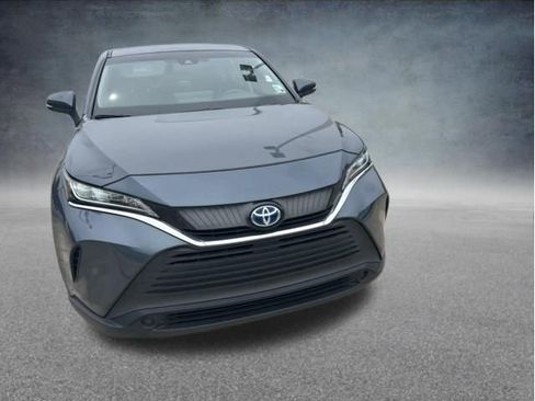 Used 2022 Toyota Venza LE AWD/4WD image 2