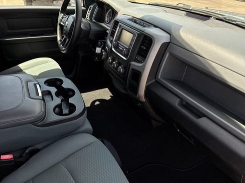 Used 2017 RAM 1500 Express RWD image 15