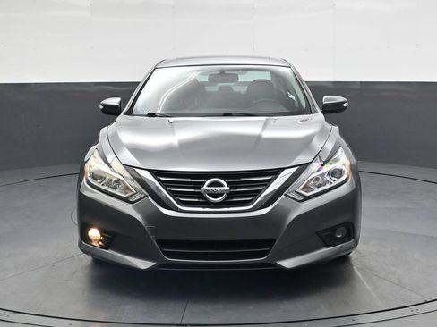 Used 2017 Nissan Altima 2.5 SV w/ Convenience Package FWD image 14