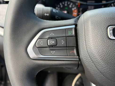 Used 2023 Jeep Compass Latitude AWD/4WD image 12