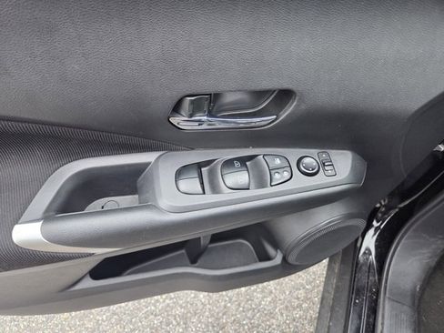 Used 2024 Nissan Kicks SV image 5