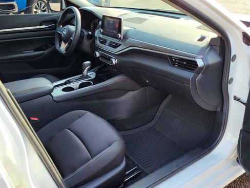 Used 2023 Nissan Altima 2.5 SV image 9
