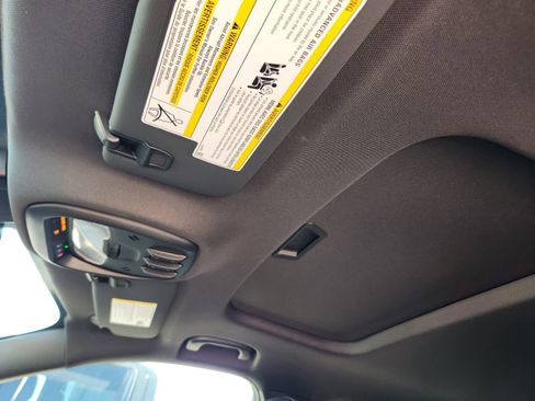 New 2026 Chevrolet Trax RS w/ Sunroof Package image 18