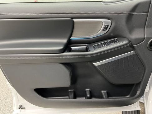 Used 2025 Ford Expedition Platinum AWD/4WD image 22