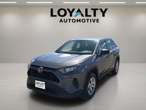 Used 2022 Toyota RAV4 LE image 1