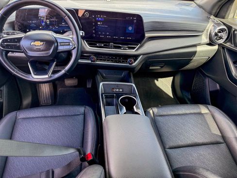 Used 2025 Chevrolet Equinox LT w/ Convenience Package II image 21