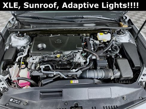 Used 2018 Toyota Camry XLE image 32