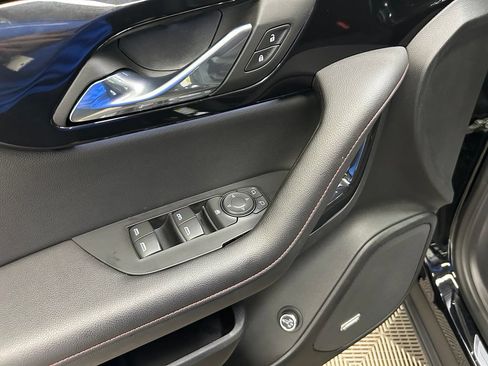 Used 2025 Chevrolet Blazer RS FWD image 22