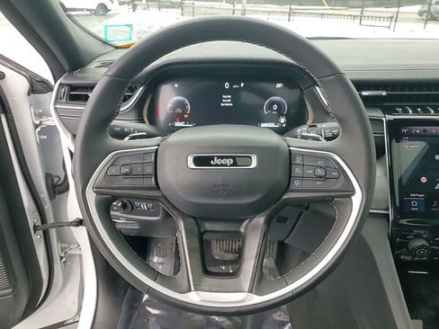 Used 2024 Jeep Grand Cherokee L Limited w/ Luxury Tech Group II image 16