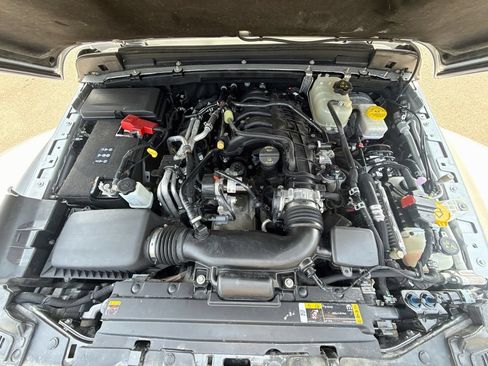 Used 2023 Jeep Wrangler Unlimited Rubicon w/ LED Lighting Group AWD/4WD image 33