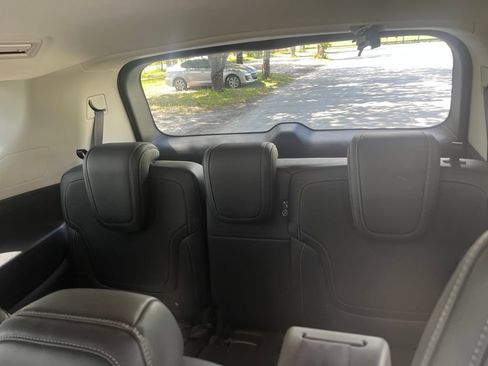 Used 2025 Nissan Armada SV AWD/4WD image 13