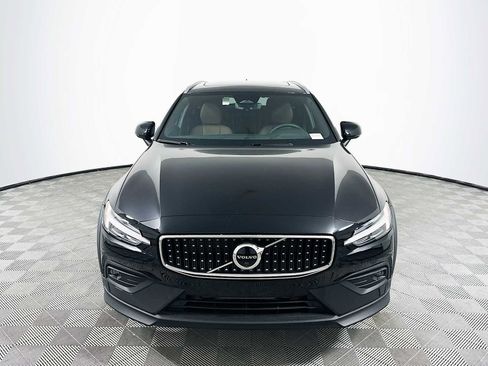 Certified 2025 Volvo V60 B5 Cross Country Plus w/ Protection Package Premier image 2