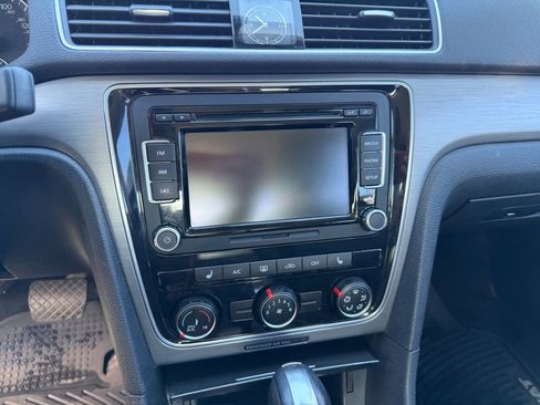 Used 2015 Volkswagen Passat 1.8T Sport image 29