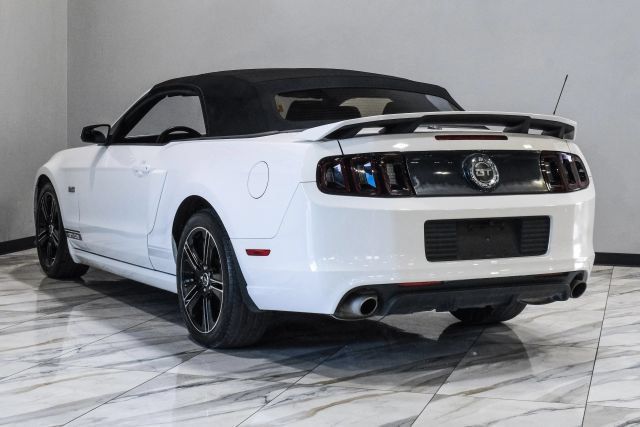 Used 2013 Ford Mustang GT Premium w/ Electronics Pkg RWD image 19