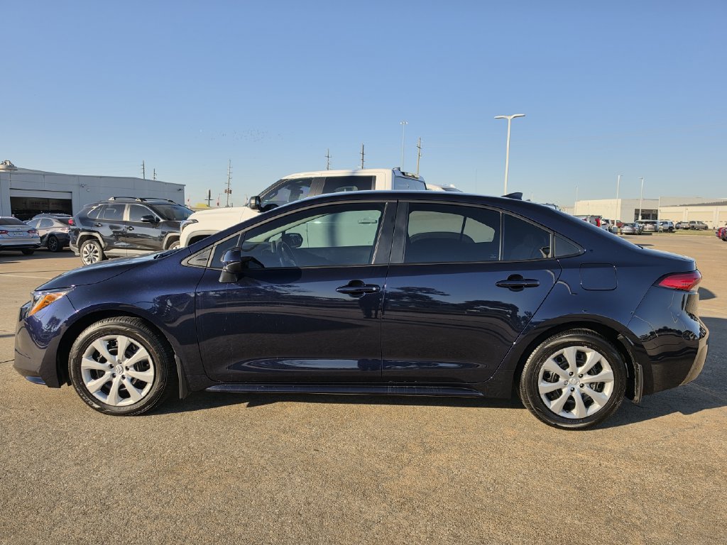 Used 2026 Toyota Corolla LE FWD image 6
