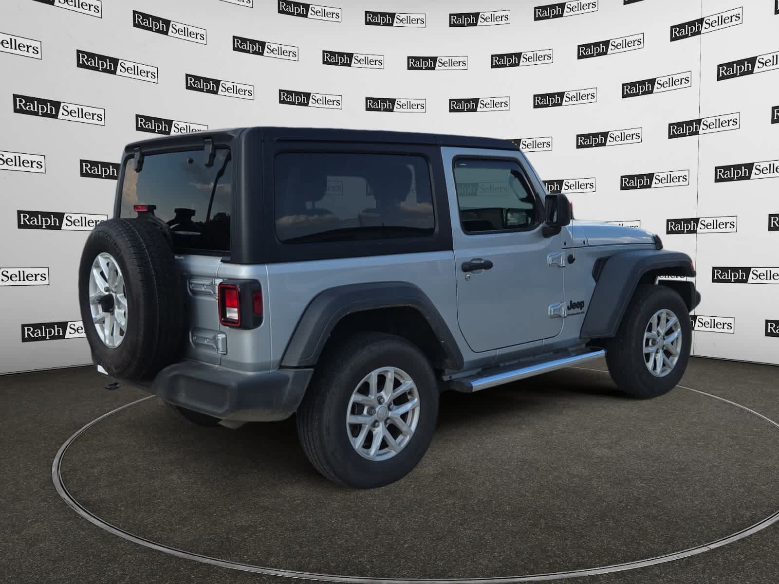 Used 2023 Jeep Wrangler Sport AWD/4WD image 6