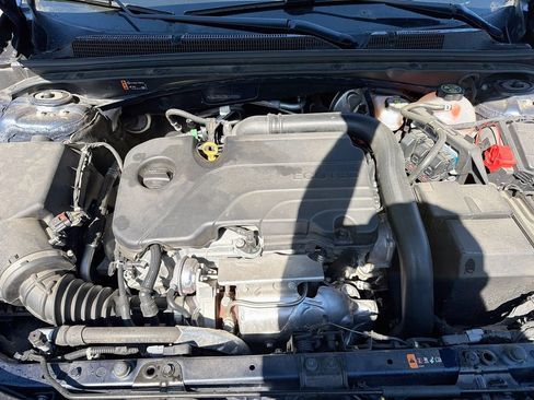 Used 2021 Chevrolet Malibu LT FWD image 32