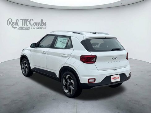 New 2026 Hyundai Venue SEL FWD image 3