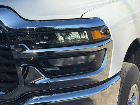 New 2026 RAM 2500 Tradesman AWD/4WD image 9