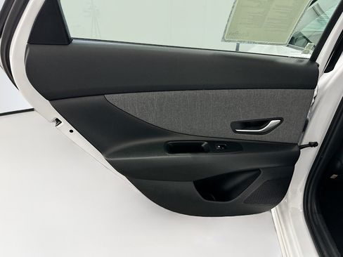 Used 2024 Hyundai Elantra Limited FWD image 28