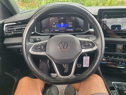 Used 2025 Volkswagen Jetta Sport FWD image 25