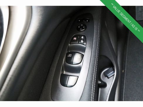 Used 2017 Nissan Pathfinder SV w/ SV Tech Package image 24