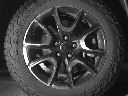 Used 2025 Jeep Compass Trailhawk AWD/4WD image 13