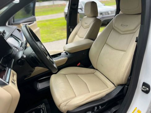 Used 2019 Cadillac XT5 Luxury FWD image 10