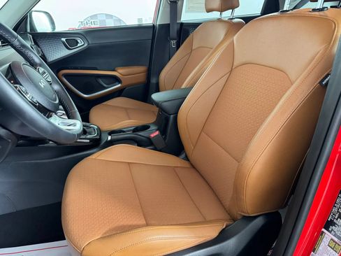 Used 2025 Kia Soul EX FWD image 30