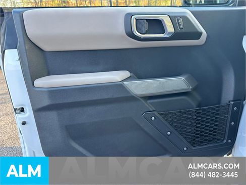 Used 2023 Ford Bronco Wildtrak image 13