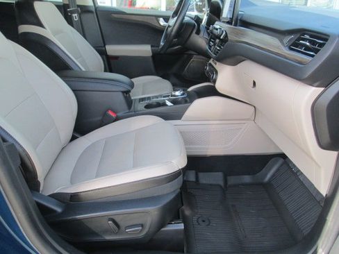 Used 2020 Ford Escape Titanium AWD/4WD image 15