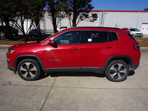 Used 2017 Jeep Compass Latitude w/ Popular Equipment Group image 18