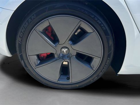 Used 2021 Tesla Model 3 Standard Range Plus image 18