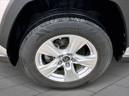 Used 2019 Toyota RAV4 XLE image 10