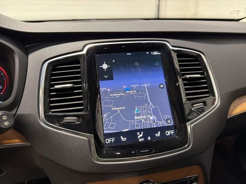 Used 2022 Volvo XC90 T6 Momentum w/ Advanced Package image 17