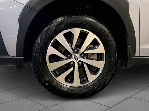 Used 2025 Subaru Outback Premium image 11