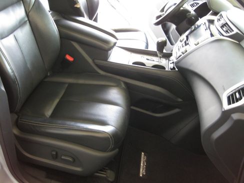 Used 2016 Nissan Murano Platinum w/ Platinum Technology Package FWD image 36