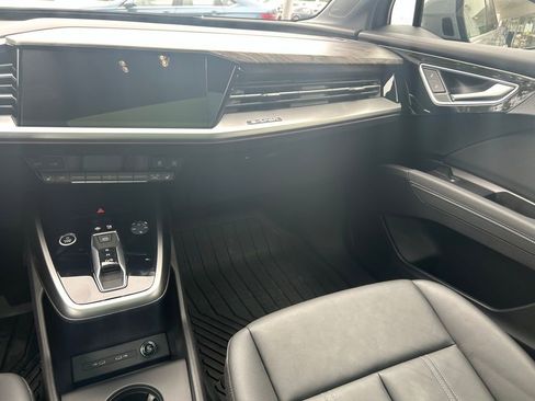 Used 2023 Audi Q4 e-tron Premium Plus w/ Premium Plus image 11