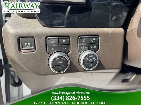 Used 2024 GMC Sierra 2500 SLT w/ SLT Premium Package AWD/4WD image 17