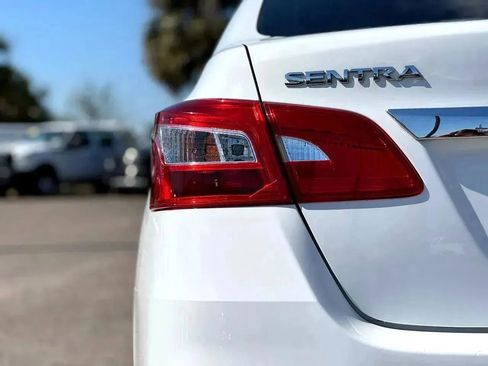 Used 2017 Nissan Sentra SV image 12