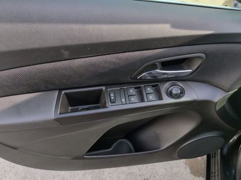 Used 2016 Chevrolet Cruze LT image 15