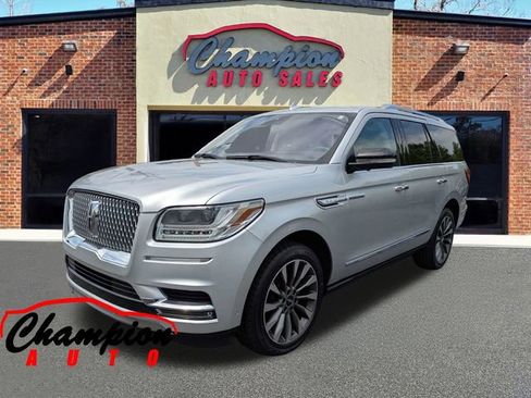 Used 2019 Lincoln Navigator Select w/ Technology Package RWD image 5