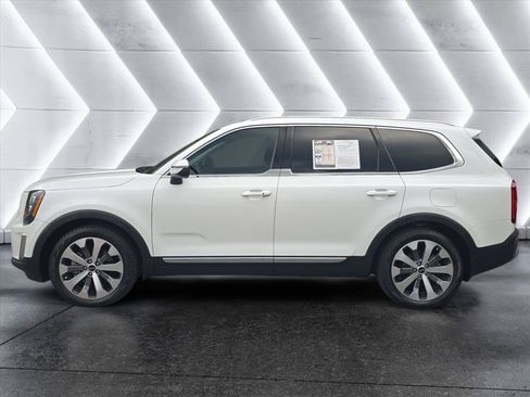Used 2021 Kia Telluride EX w/ EX Premium Package FWD image 2