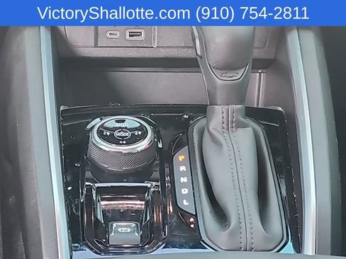 Used 2023 Chevrolet Colorado Trail Boss w/ Technology Package AWD/4WD image 5