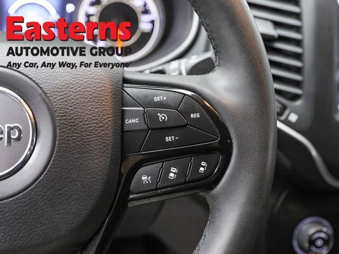 Used 2023 Jeep Cherokee Altitude Lux image 16