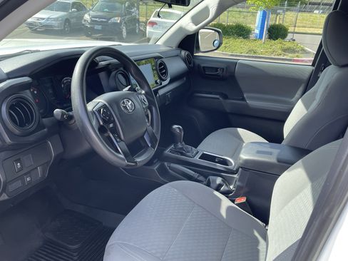 Used 2022 Toyota Tacoma SR RWD image 11